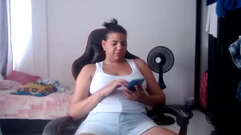 ariannaloovel online show from August 1, 6:25 pm