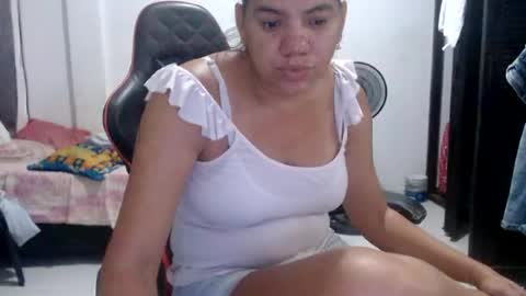 ariannaloovel online show from August 1, 11:33 pm