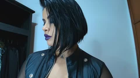 ariannasmyth online show from August 9, 12:11 am
