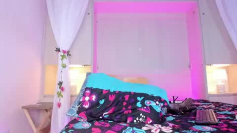 ariannavega_ online show from August 5, 6:39 pm