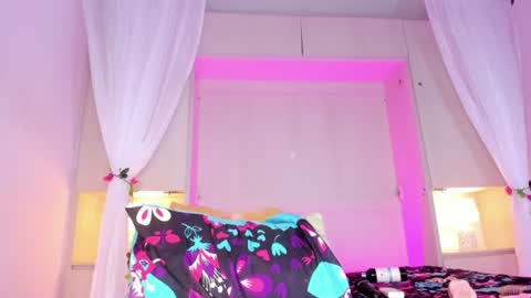 ariannavega_ online show from August 6, 2:16 pm