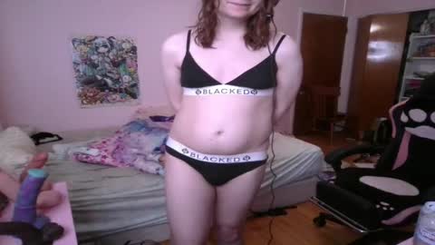 Ariathebrat online show from May 8, 10:34 pm