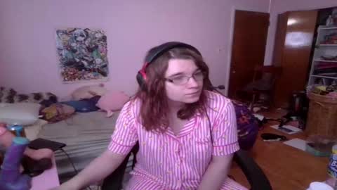 Ariathebrat online show from May 13, 9:25 pm