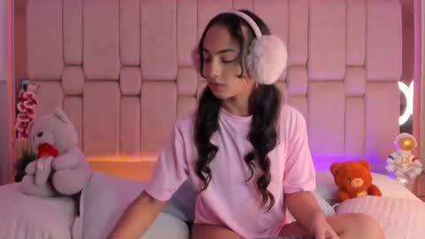 Welcome to Ari room online show from August 3, 3:02 am