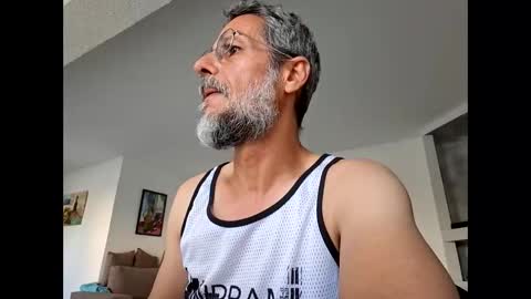 Ariel4Bears online show from April 30, 1:47 pm