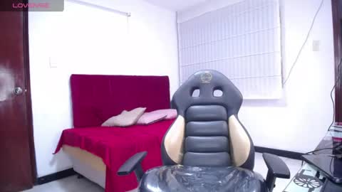 ariel_1_ online show from August 8, 11:49 pm