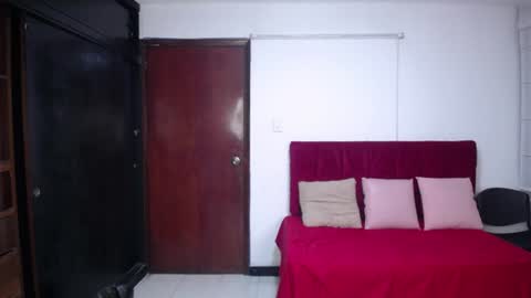 ariel_1_ online show from August 12, 4:09 pm