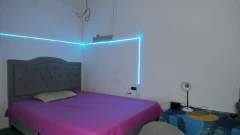 ariel_adan online show from June 4, 1:20 am