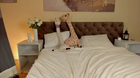 Ariella online show from August 7, 2:11 am