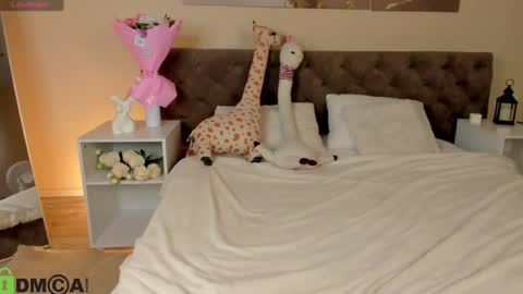 Ariella online show from August 13, 7:44 am