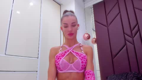 AriellaBlonde online show from July 16, 10:10 pm