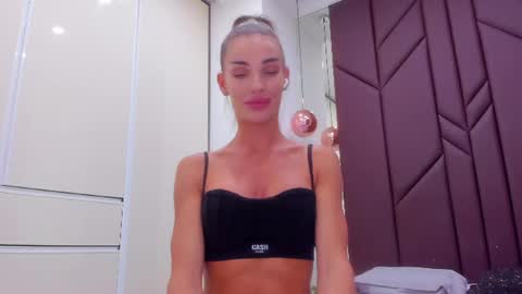 AriellaBlonde online show from August 15, 12:25 am