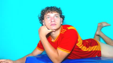 Ariel Aoir online show from August 8, 1:49 am