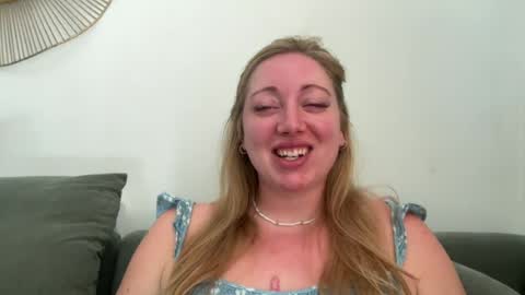 arielsweetie online show from June 24, 8:49 am