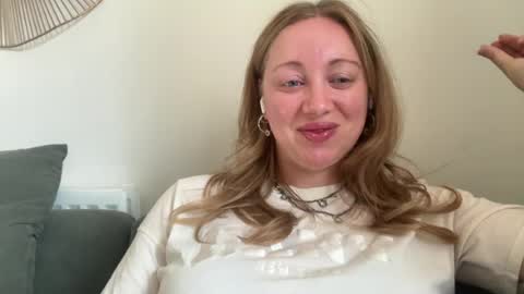 arielsweetie online show from September 6, 8:20 am