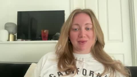 arielsweetie online show from September 7, 8:53 am