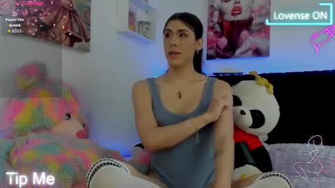 Ariana Forero ---- independet model online show from August 3, 9:11 pm