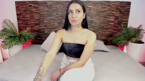 ariiaa_1 online show from July 31, 6:52 am