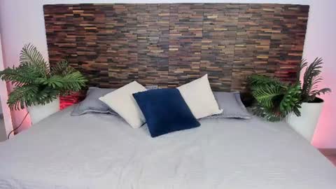 ariiaa_1 online show from August 2, 7:10 pm