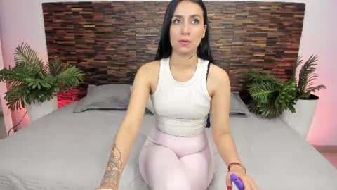 ariiaa_1 online show from August 3, 8:10 am