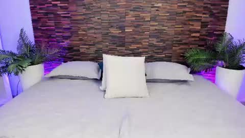 ariiaa_1 online show from August 12, 10:28 am