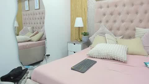 celina online show from August 14, 4:54 pm