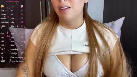 arkana_sweet online show from July 31, 2:07 am