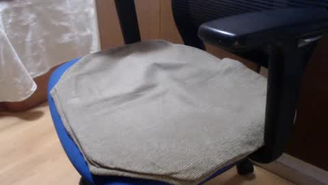 arlandria_ online show from June 26, 3:59 pm