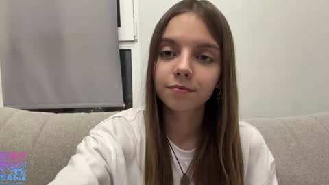 Lisa online show from August 6, 8:52 pm