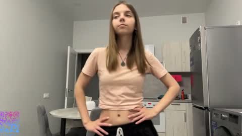 Lisa online show from August 12, 6:43 pm