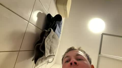 armyskater32 online show from July 27, 8:36 pm
