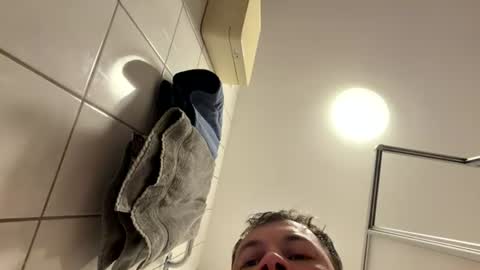 armyskater32 online show from August 1, 8:59 pm