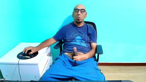 arnelux72 online show from June 29, 5:22 am