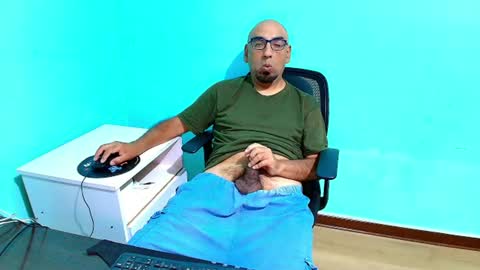 arnelux72 online show from July 9, 7:24 am