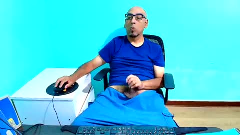arnelux72 online show from August 5, 5:38 am