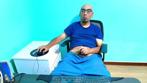 arnelux72 online show from August 7, 6:13 am
