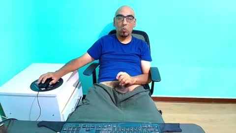 arnelux72 online show from August 9, 5:30 am
