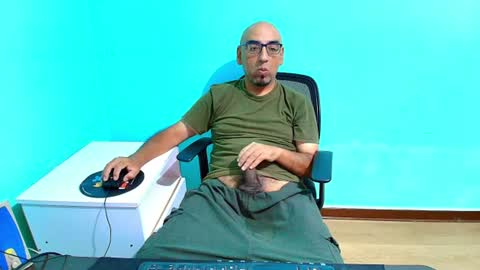 arnelux72 online show from August 11, 5:31 am