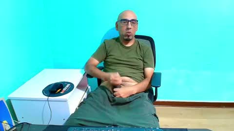 arnelux72 online show from August 11, 6:37 am