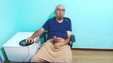 arnelux72 online show from August 16, 6:39 am