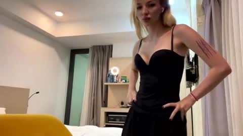 Dina 3 online show from August 4, 1:19 pm
