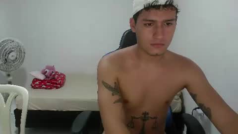 aron_444 online show from July 31, 9:31 pm