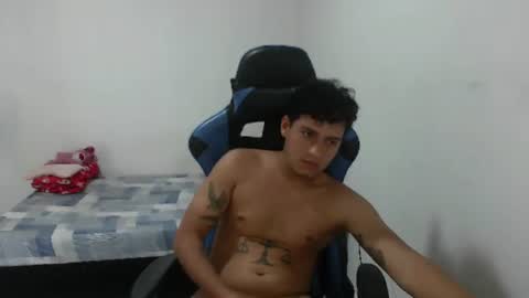 aron_444 online show from August 6, 7:46 pm