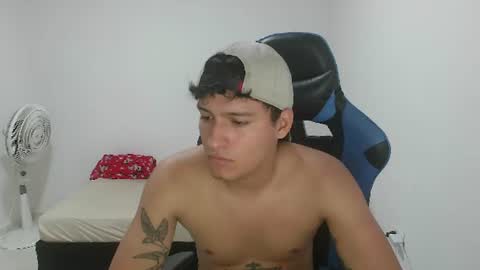 aron_444 online show from August 15, 4:00 pm
