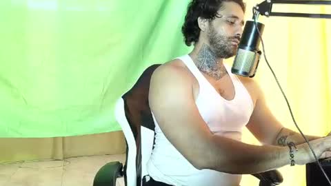 aronmiller online show from August 5, 6:50 pm