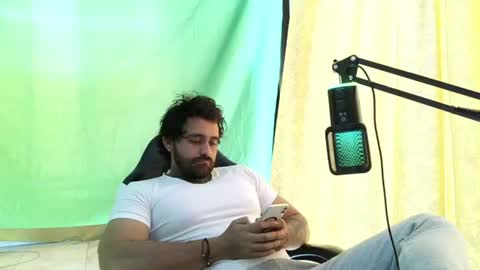 aronmiller online show from August 12, 6:32 pm
