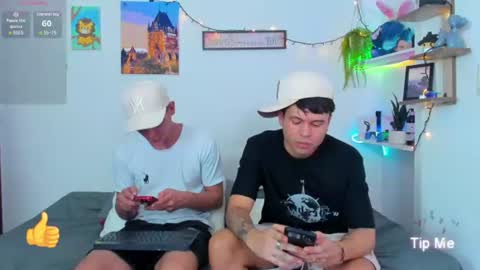 Aroon   online show from August 7, 11:38 pm