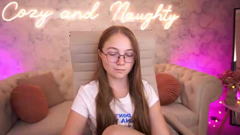 arrinawair online show from August 7, 10:37 am