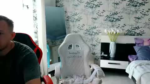 art_cam_ online show from July 31, 9:48 am