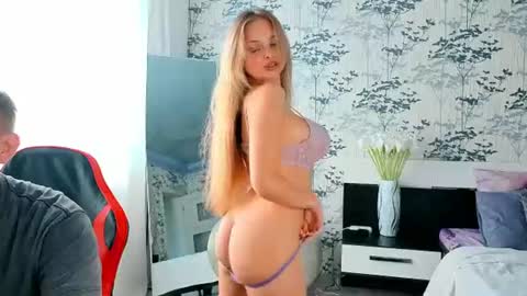 art_cam_ online show from August 8, 8:47 am